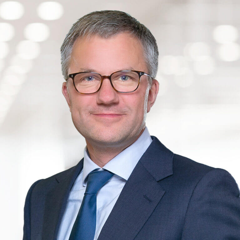 CLAUS VINGE SKRUMSAGER